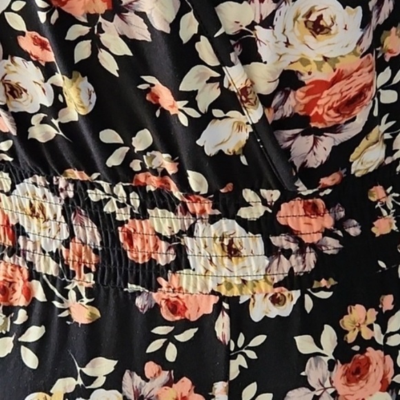 Vibe Sportswear Black Bohemian Floral Jumpsuit 1X - Picture 11 of 13
